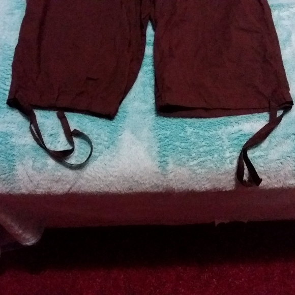 Very lite weight material, elastic waist, - Picture 2 of 4